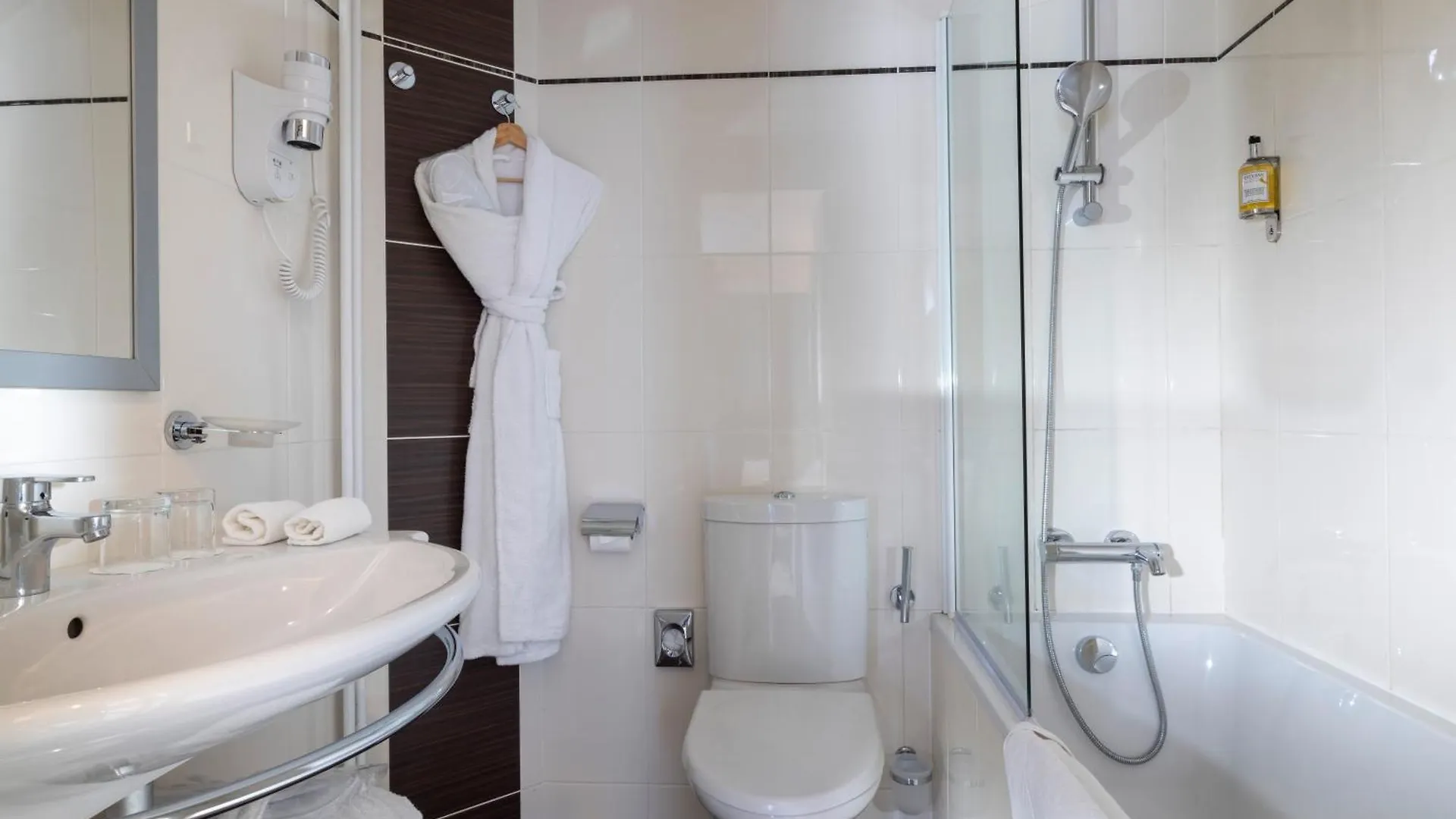 Hotel Elysees Bassano Paris