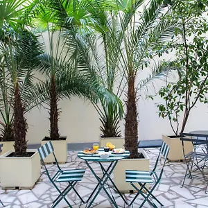 Otel Est, Paris