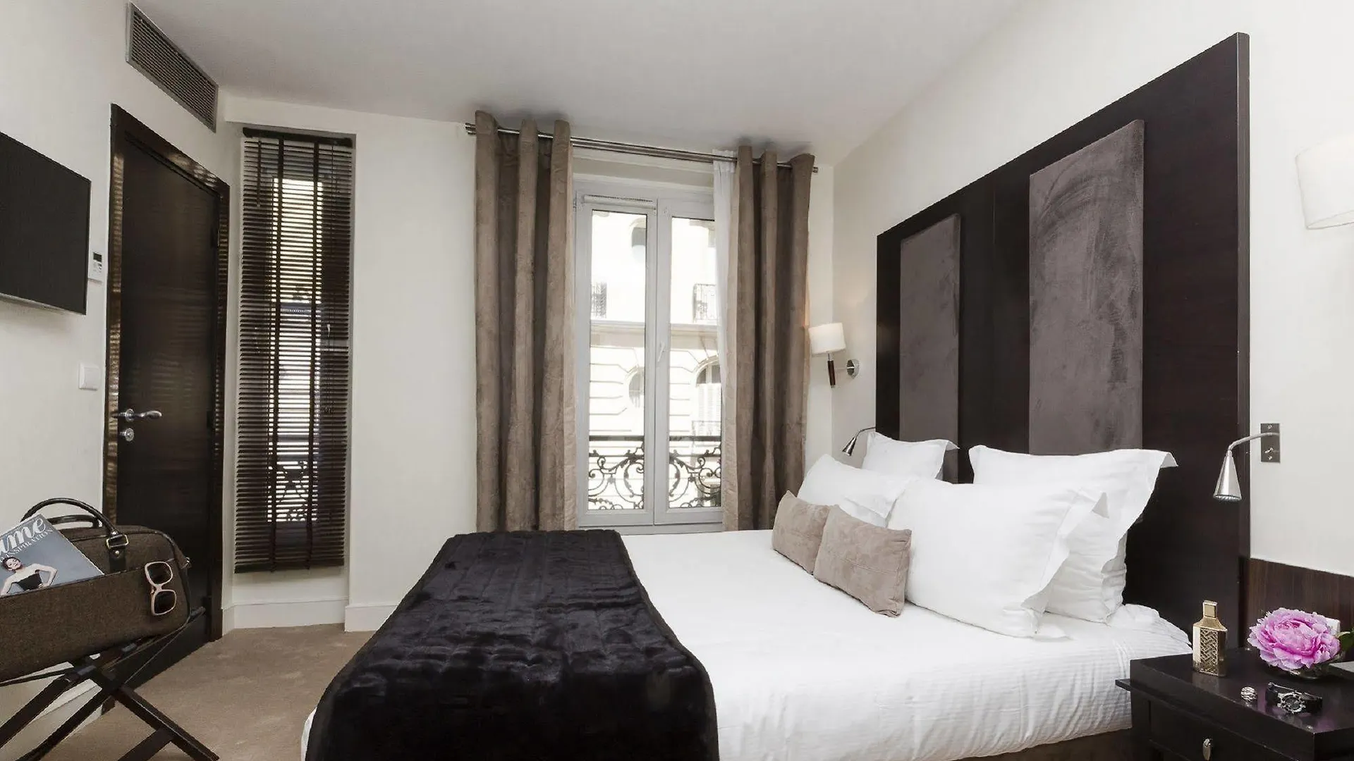 Hotel Elysées Bassano París 4*,